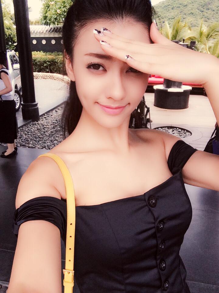 Dương Mỹ Linh tự tay làm bánh kem tặng sinh nhật Bằng Kiều