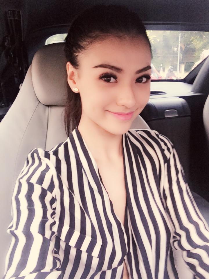 Facebook sao 24h: Trấn Thành mắt thâm như cú hậu World Cup 2014