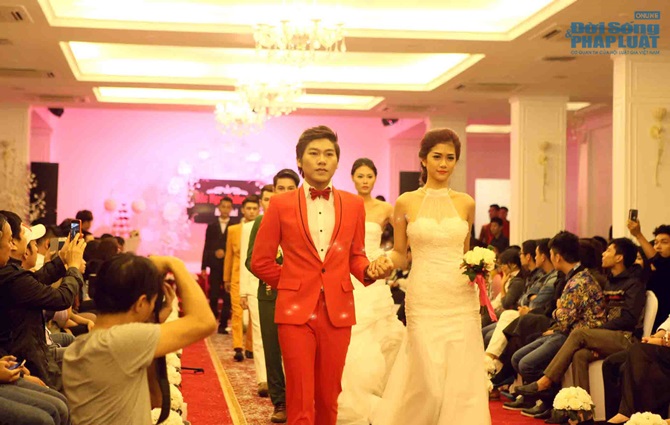 Lộ ảnh cưới của người đẹp vứt danh hiệu vào xe rác với Sơn Paris