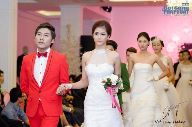 Lộ ảnh cưới của người đẹp vứt danh hiệu vào xe rác với Sơn Paris