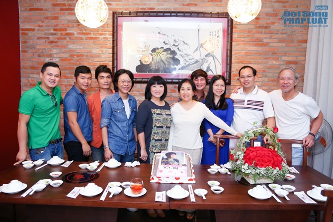 Hoa hậu Thu Hoài cùng Phương Thanh mừng sinh nhật Lệ Thu