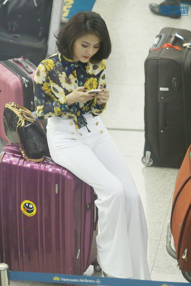 Vân Trang thanh lịch, sang trọng ở sân bay