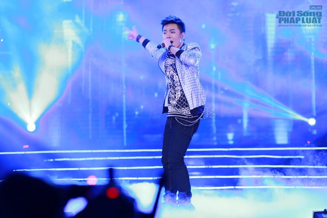 Chung kết Ngôi sao Việt: Thanh Tùng khóc như mưa khi chiến thắng