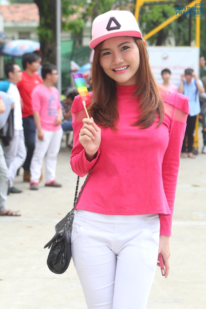 John Huy Trần công khai giới tính trước hàng ngàn bạn trẻ LGBT