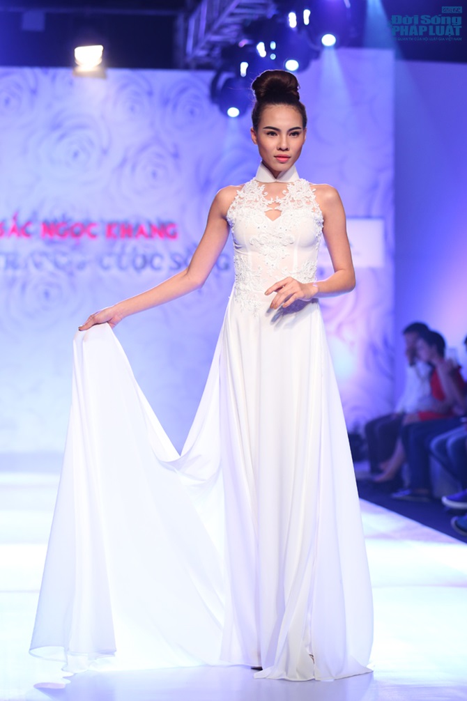 Võ Hoàng Yến diện váy cưới kiêu sa như nữ thần