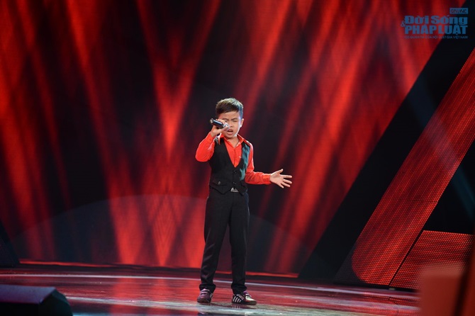 Giọng hát Việt nhí tập 5: Cô bé mồ côi 