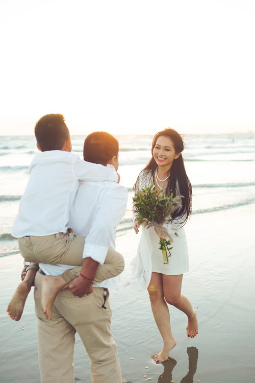 Kim Hiền nở nụ cười hạnh phúc trong ngày cưới