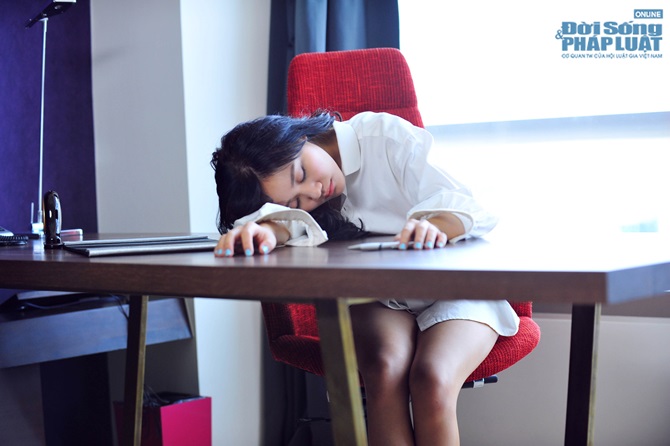 Văn Mai Hương quyến rũ và tinh tế trong MV “Ngày gần anh”