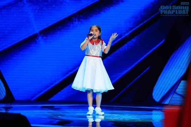 Giọng hát Việt nhí tập 3: Lam Trường-Cẩm Ly cạnh tranh quyết liệt