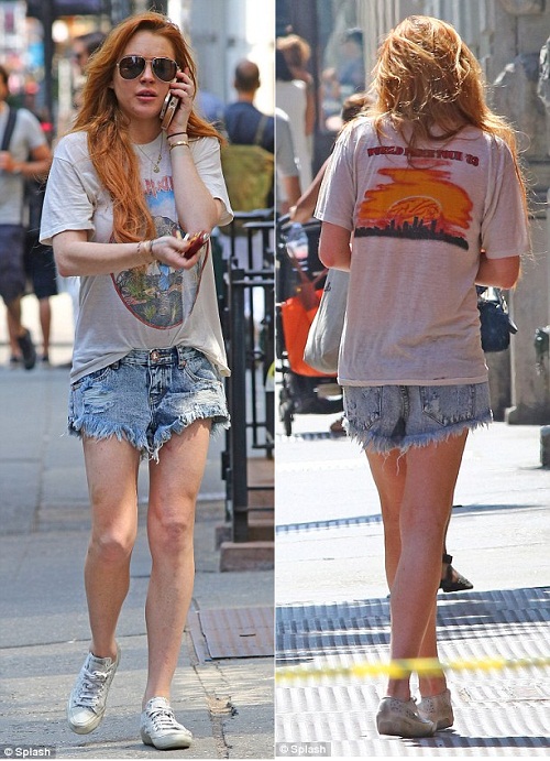 Lindsay Lohan lộ chân thâm tím, nhăn nheo trên phố