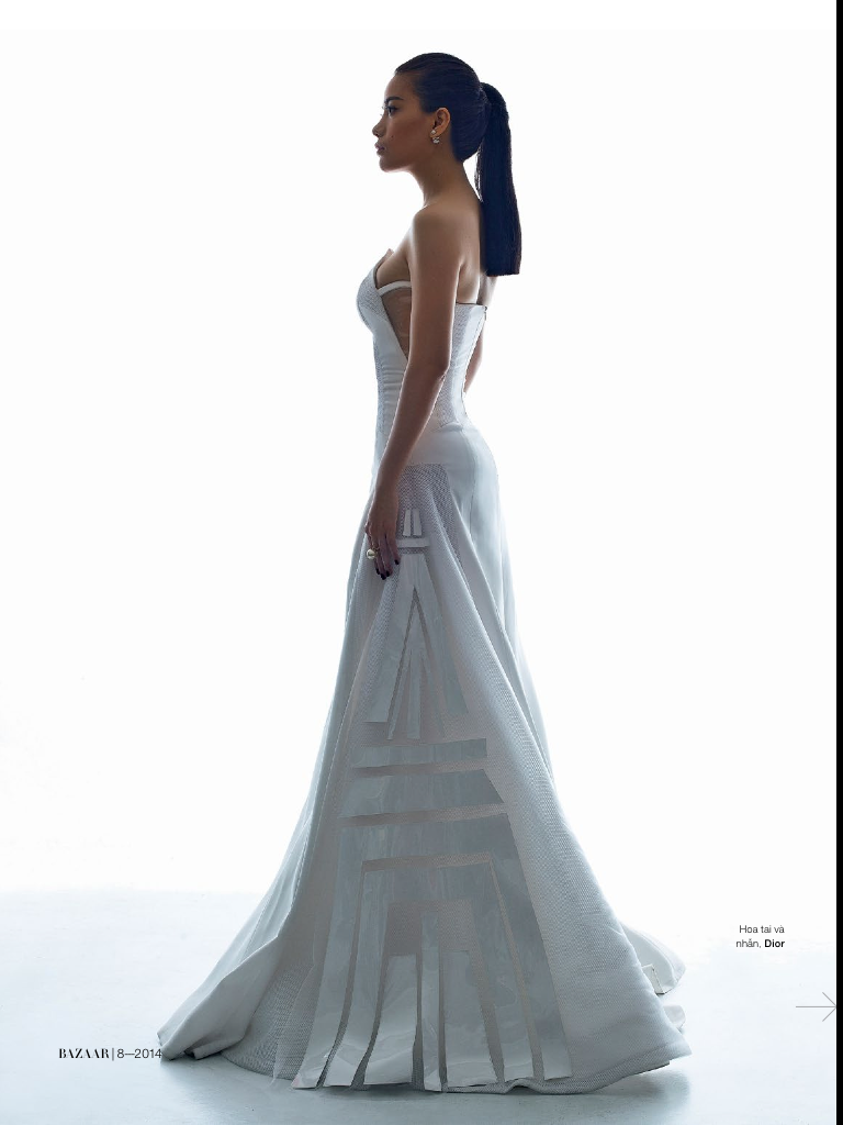 Trương Ngọc Ánh đẹp lộng lẫy với trang phục của Lý Giám Tiền 