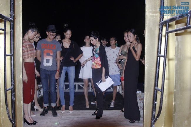 Xuân Lan hướng dẫn catwalk trước giờ G chung kết Project Runway
