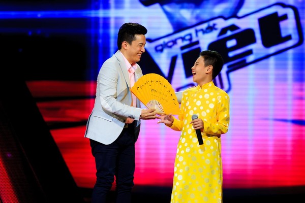 Giọng hát Việt nhí 2014: HLV đấu đá, tranh giành thí sinh gay gắt