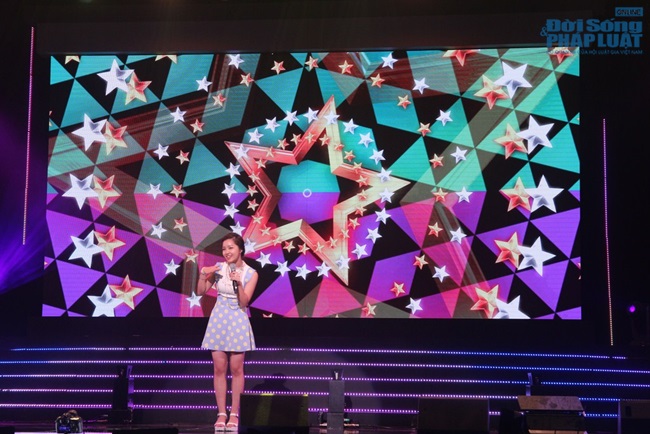 Ngôi sao Việt tập 17: Giám khảo nói một đằng, làm một nẻo