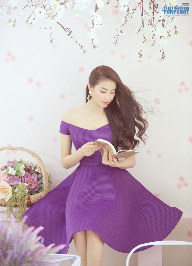 Á hậu Phạm Hương 