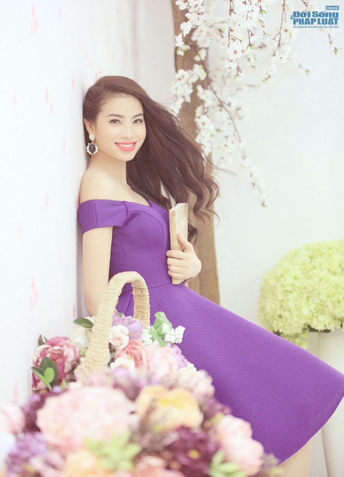 Á hậu Phạm Hương 