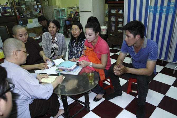 Lê My Na bỏ trao giải Hoa hậu tại Mỹ về Việt Nam làm từ thiện?