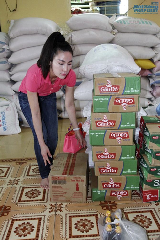 Lê My Na bỏ trao giải Hoa hậu tại Mỹ về Việt Nam làm từ thiện?