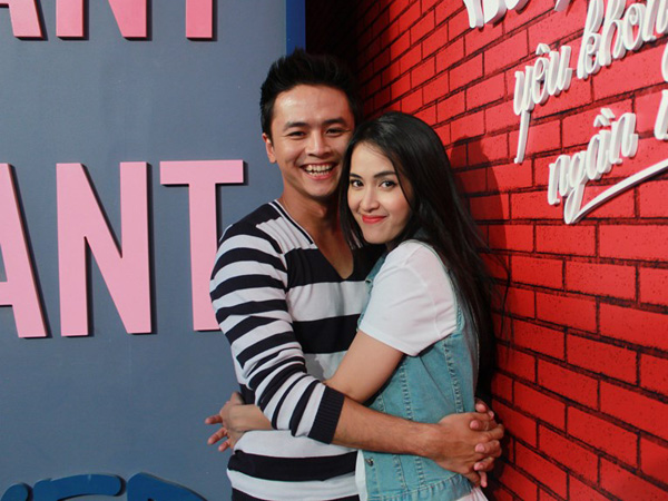 Tú Vi - Văn Anh hôn nhau trong lần hẹn hò đầu tiên