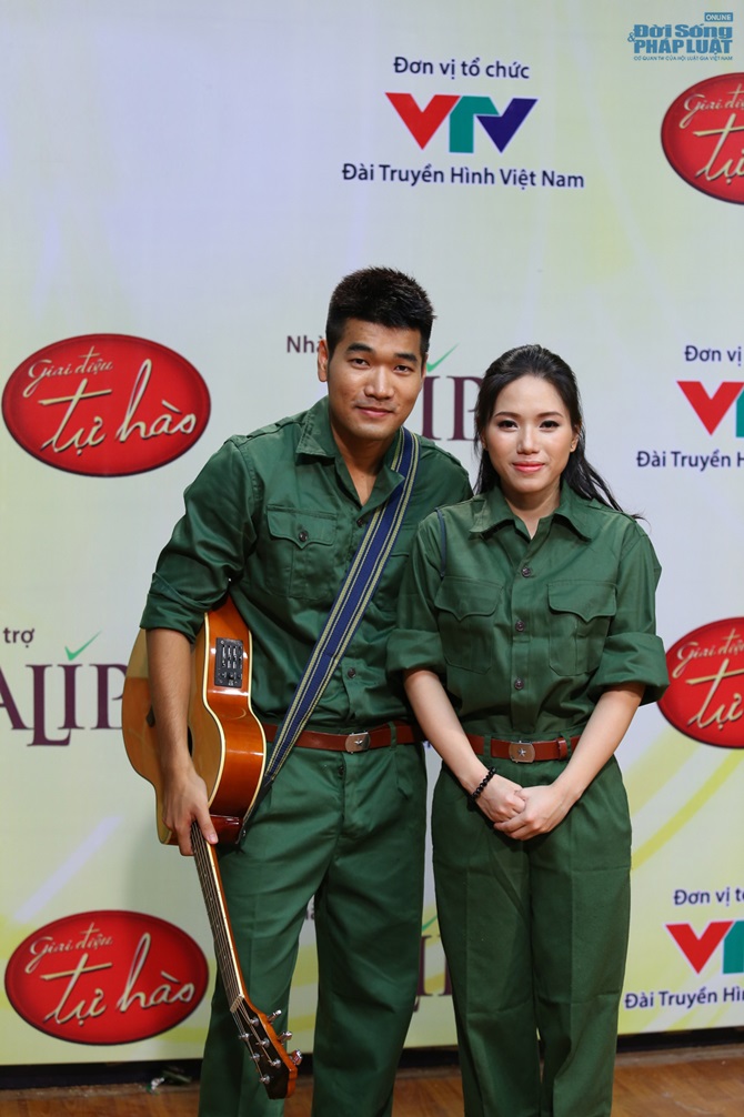 Thùy Chi xinh đẹp bất ngờ trên sân khấu Giai điệu tự hào