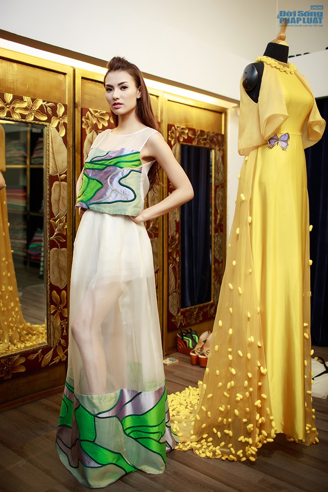 Hồng Quế tự lái xế sang đi thử đồ diễn trước khi sang Ý