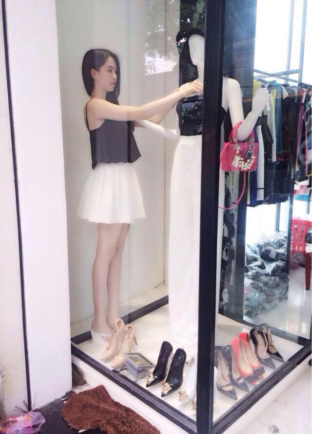 Facebook sao 24h: Hoài Lâm khoe ảnh tự sướng khó đỡ