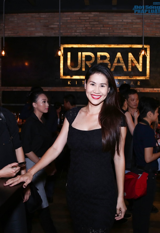 Hơn 100 ngôi sao dự khai trương nhà hàng mới của Tăng Thanh Hà