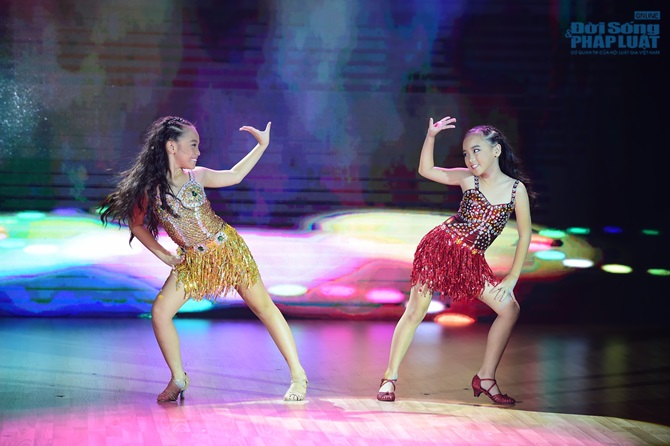 Bước nhảy hoàn vũ nhí vòng đối đầu tập 2: Đầy màu sắc và hấp dẫn