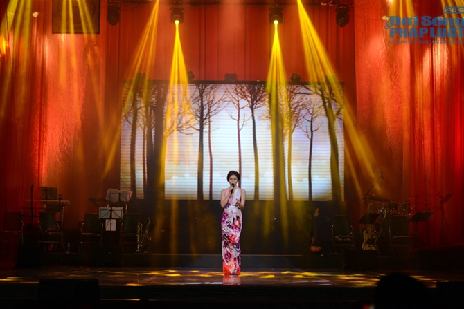 Khán giả Thủ đô “mê mệt” với Lệ Quyên