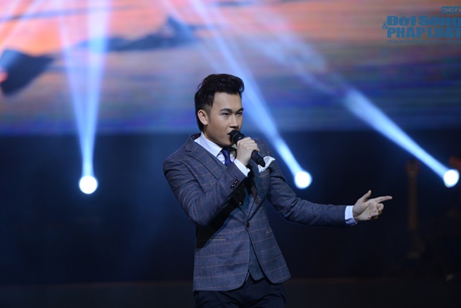 Khán giả Thủ đô “mê mệt” với Lệ Quyên