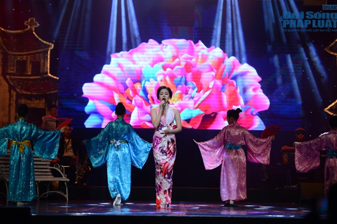 Khán giả Thủ đô “mê mệt” với Lệ Quyên