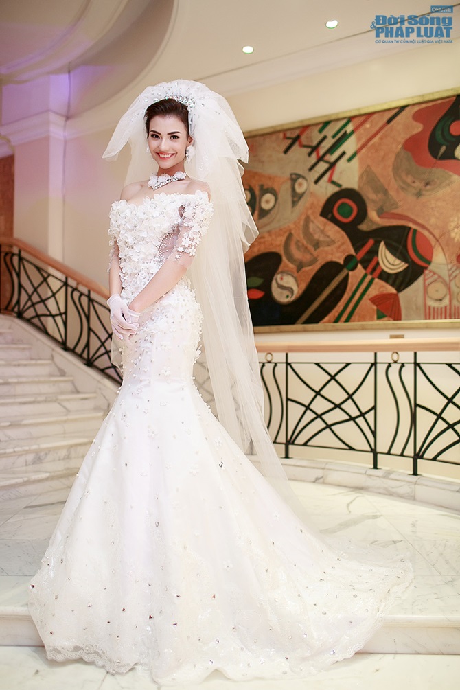 Hồng Quế làm cô dâu đúng ngày sinh nhật