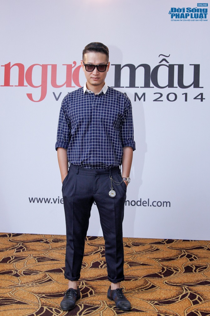 Nam Trung mặc váy xếp ly đi casting Vietnam's Next Top Model