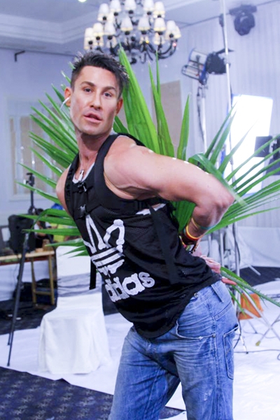 Khoảnh khắc khó đỡ của Adam Williams tại Vietnam's next top model Khoảnh khắc khó đỡ của Adam Williams tại Vietnam's next top model