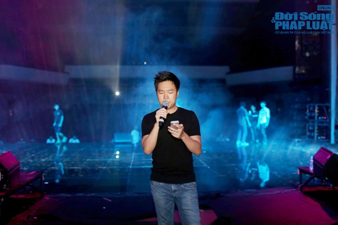 Tối nay, Khắc Việt tổ chức đám cưới với Hương Tràm