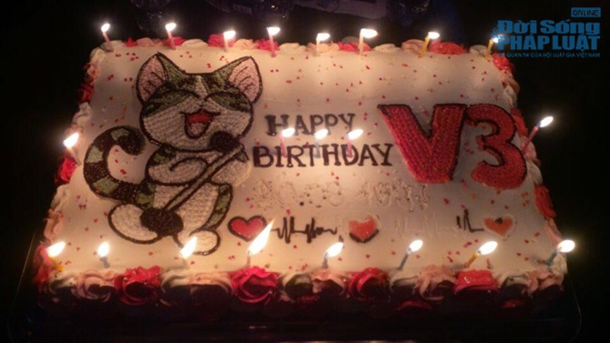 Khắc Việt ôm bố mẹ khóc như mưa trên sân khấu