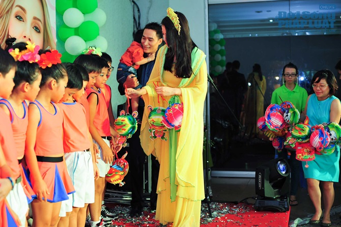 Nữ giang hồ “Hương ga” hóa Hằng Nga dịu dàng