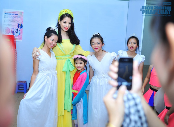 Nữ giang hồ “Hương ga” hóa Hằng Nga dịu dàng