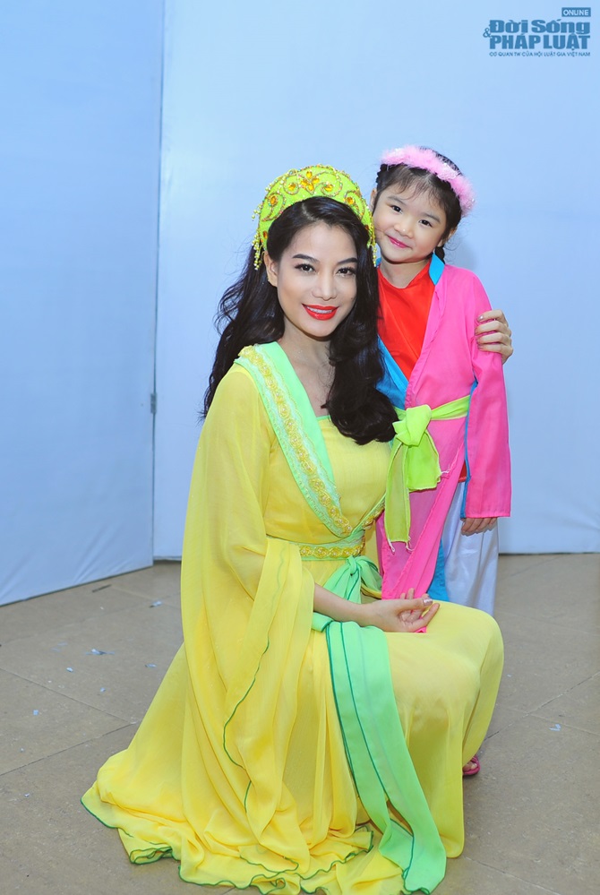 Nữ giang hồ “Hương ga” hóa Hằng Nga dịu dàng