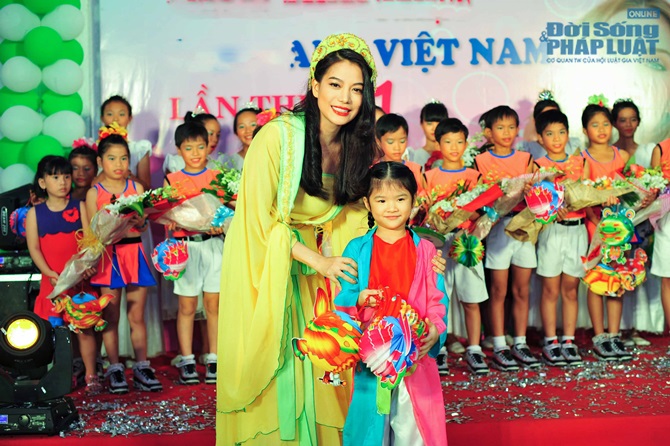 Nữ giang hồ “Hương ga” hóa Hằng Nga dịu dàng