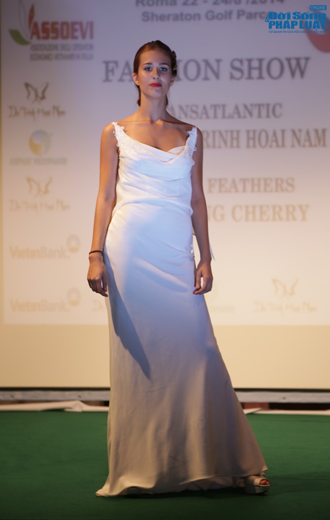 BST của Trang Cherry hút hồn doanh nghiệp thời trang Châu Âu