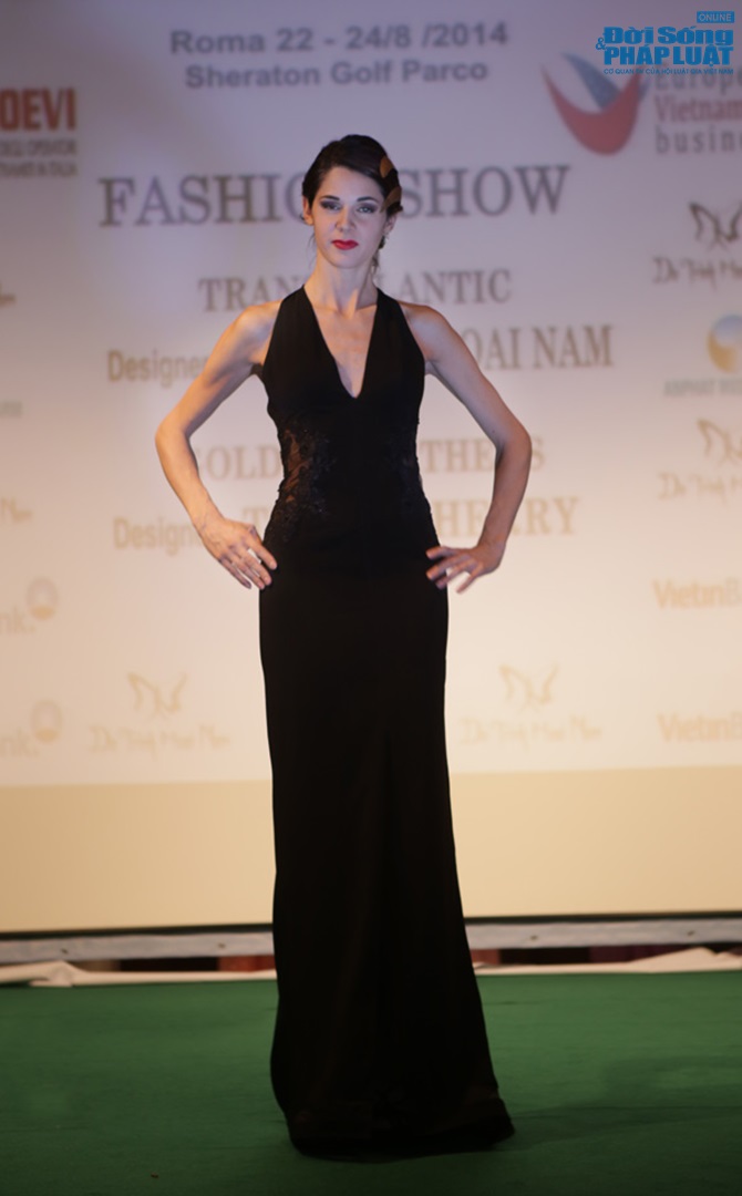 BST của Trang Cherry hút hồn doanh nghiệp thời trang Châu Âu