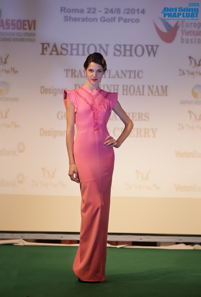 BST của Trang Cherry hút hồn doanh nghiệp thời trang Châu Âu