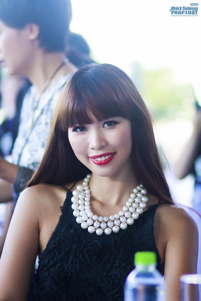 Hà Anh sang trọng, gợi cảm casting Elite model ở Đà Nẵng