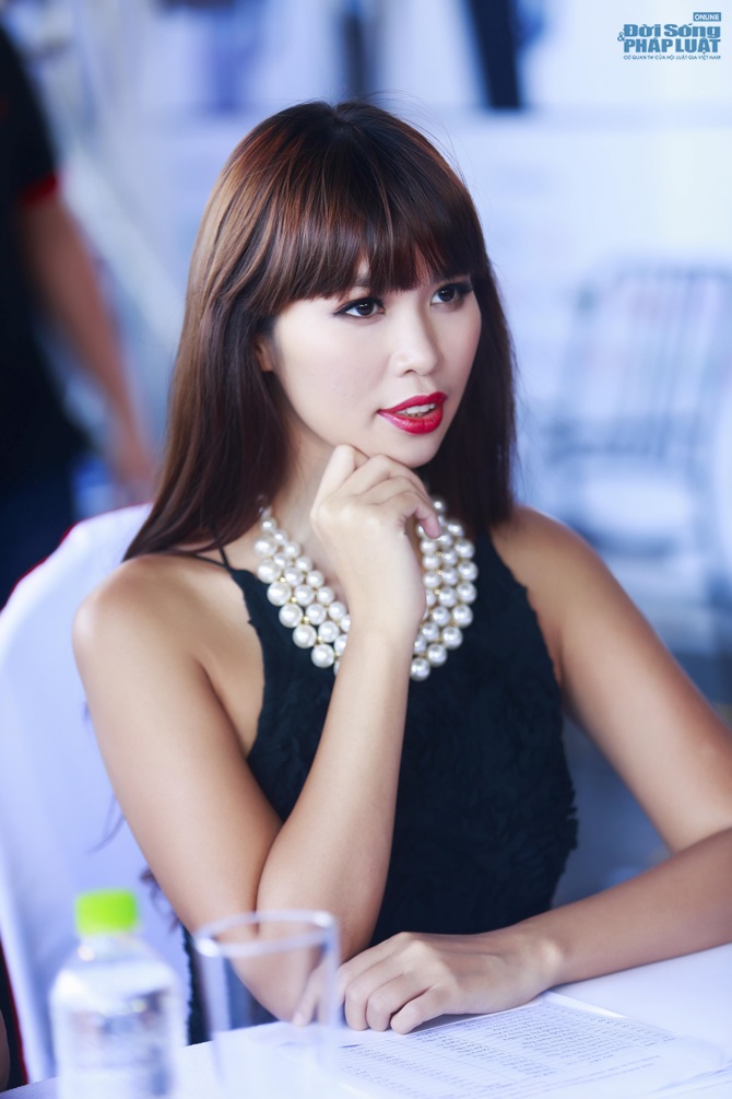 Hà Anh sang trọng, gợi cảm casting Elite model ở Đà Nẵng