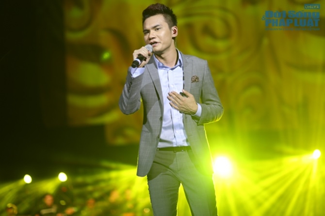 Gần 100 người chung tay thực hiện clip mừng sinh nhật Khắc Việt Gần 100 người chung tay thực hiện clip mừng sinh nhật Khắc Việt