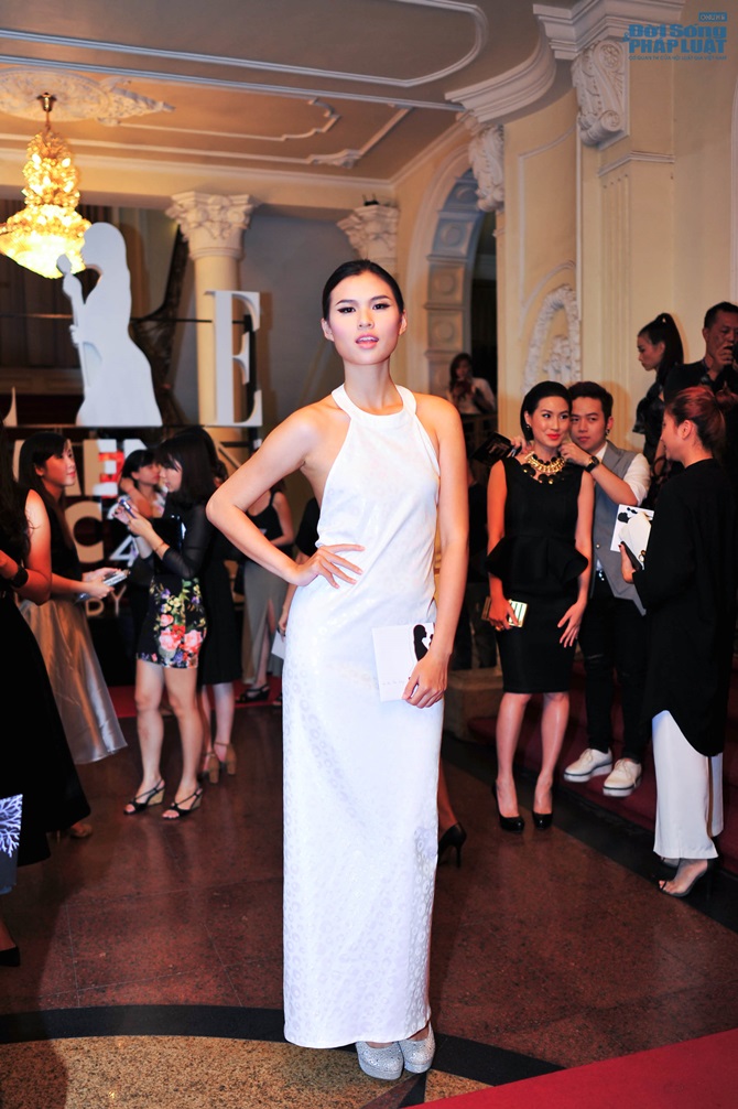 Sao Việt lộng lẫy váy áo tham dự đêm nhạc “Women in Music