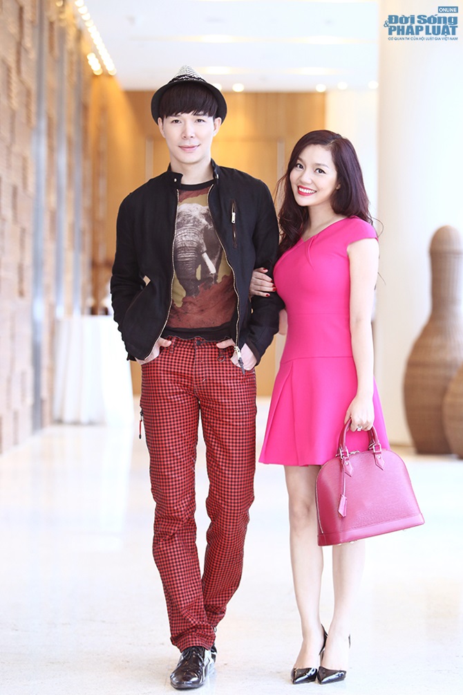 Ngọc Anh tươi cười rạng rỡ bên Nathan Lee