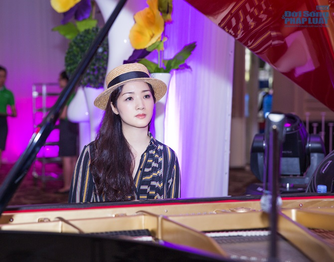 Giáng My mặt mộc vẫn xinh đẹp mê hồn