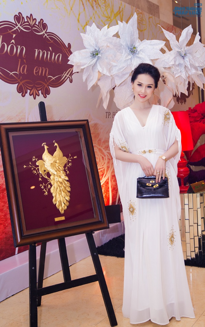 Giáng My lộng lẫy, kiêu sa trong đêm thơ nhạc gây quỹ vì biển đảo